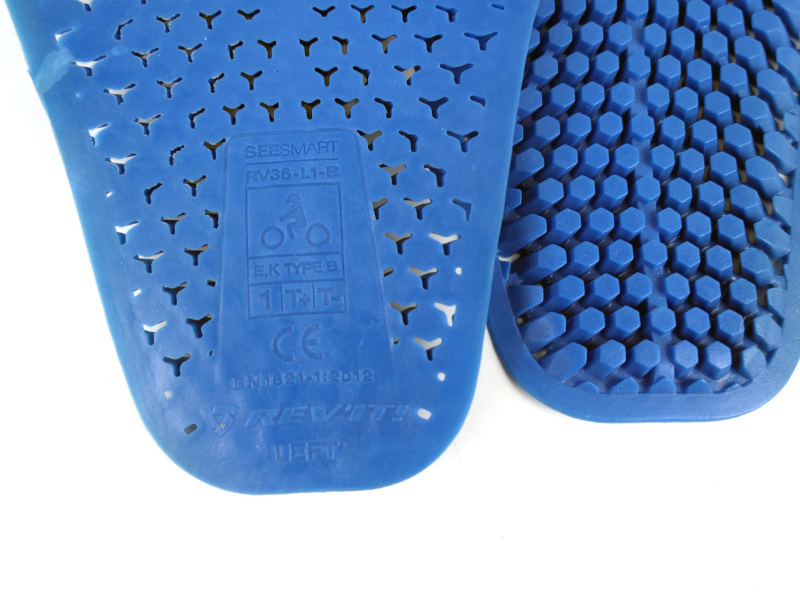 Chrániče kolen REVIT Seesmart RV36 do kalhot / riflí CE 1