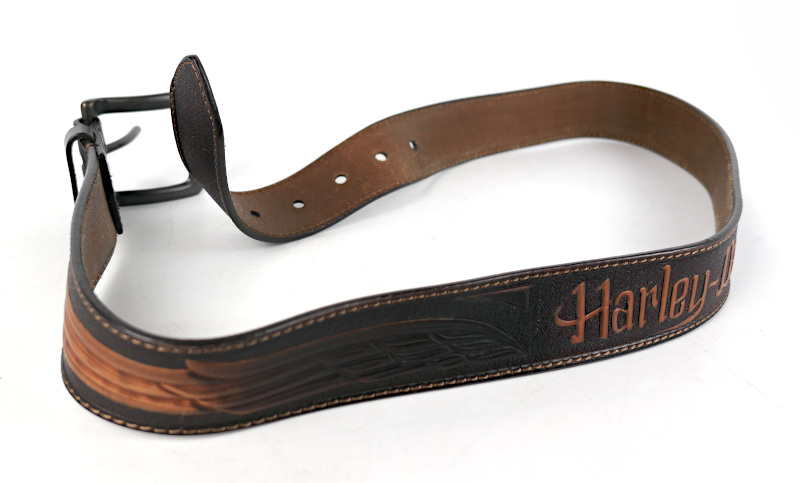 REZERVACE DO 25.4.2026 Kožený opasek Harley-Davidson s kovovou sponou 