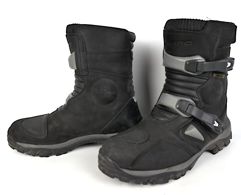 Voděodolné moto boty FORMA Adventure Low WP černé - vel. 44