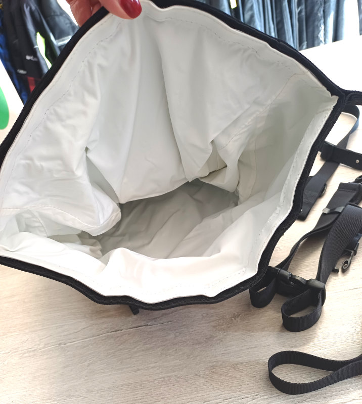 Zánovní nepromokavá moto brašna Kriega OS-12 Adventure Pack, 12L - černá