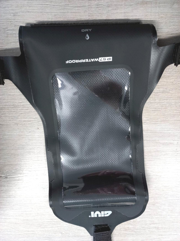 NOVÝ Tankvak GIVI ST 605 s podkovou, uzamykatelný, 4L