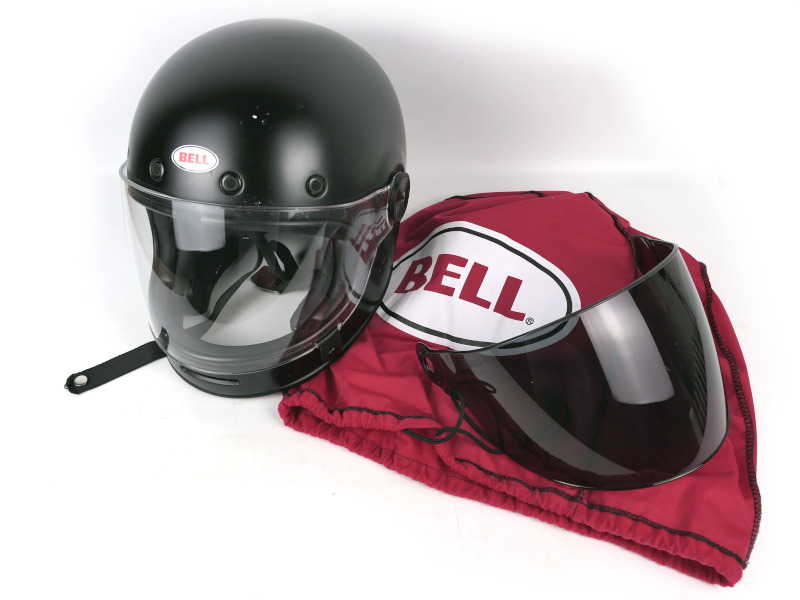 Integrální černá retro helma BELL Bullitt + kouřové plexi, vel: XL